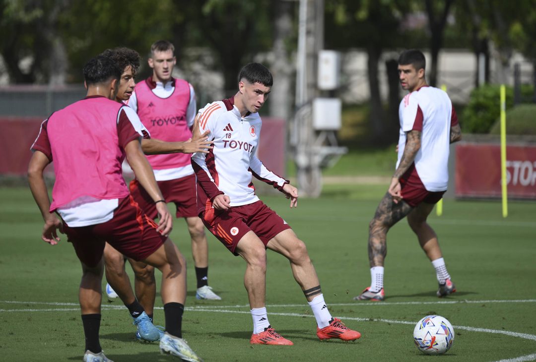 Roma, l’allenamento del venerdì: c’è Pellegrini, out Dybala – FOTOGALLERY - immagine 22