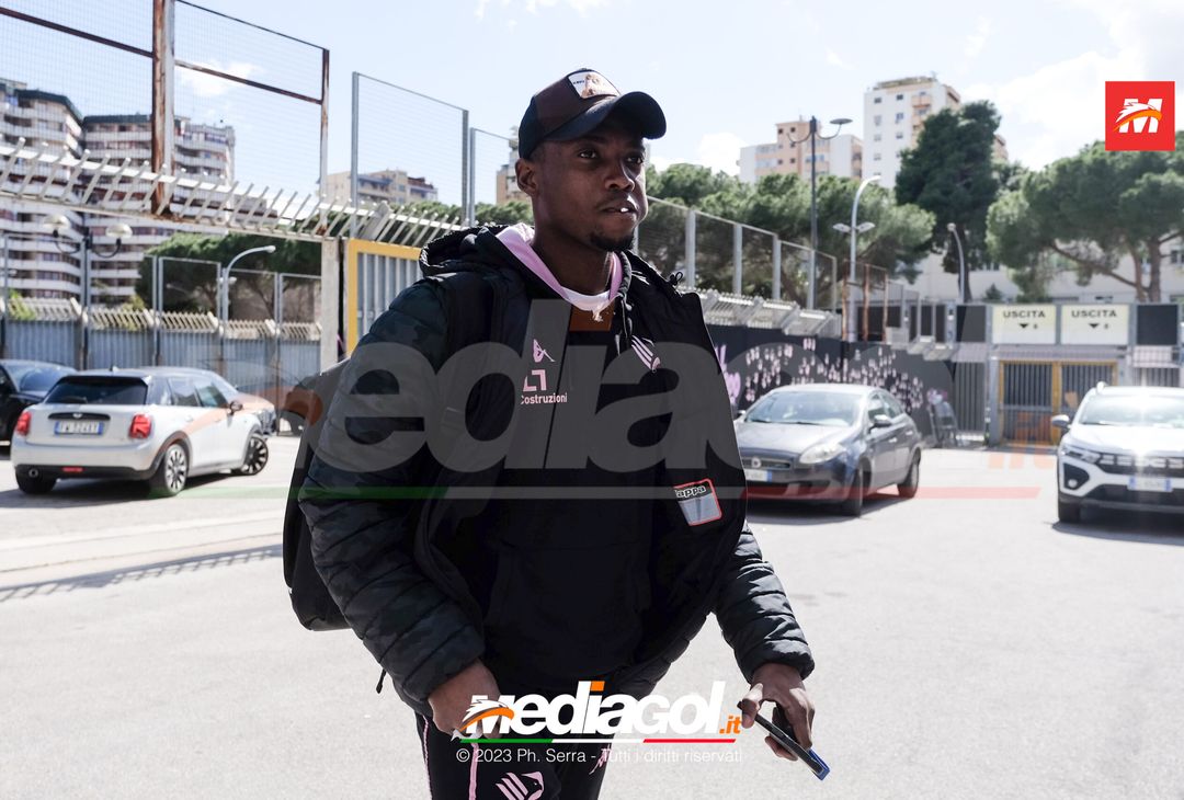 FOTO Venezia-Palermo, i Rosanero in partenza dal “Renzo Barbera” (GALLERY) - immagine 24