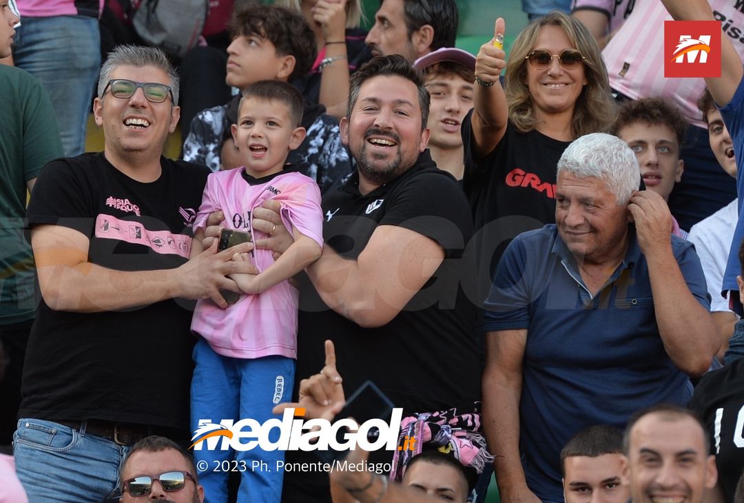 FOTOTIFO Palermo-Lecco, gli scatti ai tifosi al “Renzo Barbera” (GALLERY) - immagine 66