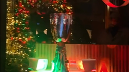 Cena di Natale del Napoli, la squadra ha festeggiato con la Supercoppa in bella vista