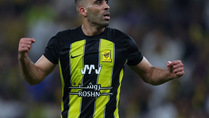 JEDDAH, SAUDI ARABIA - APRIL 30: Abderrazak Hamdallah of Al Ittihad celebrates after scoring the 1st goal during the Kings Cup Saudi Arabia Semi Final match between Al-Ittihad and Al Hilal at King Abduallah Sport City Stadium on April 30, 2024 in Jeddah, Saudi Arabia. (Photo by Yasser Bakhsh/Getty Images) mondiale per club hamdallah