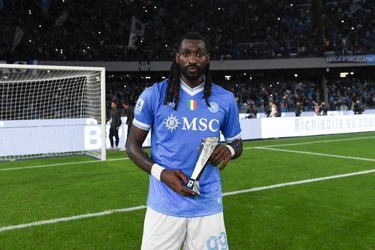 NAPOLI, ITALIA - 25 OTTOBRE: Andre Zambo Anguissa migliore in campo nella Serie A match tra SSC Napoli e FC Internazionale allo Stadio Diego Armando Maradona il 25 ottobre 2025 a Napoli, Italia. (Foto di SSCN Napoli/SSCN Napoli)