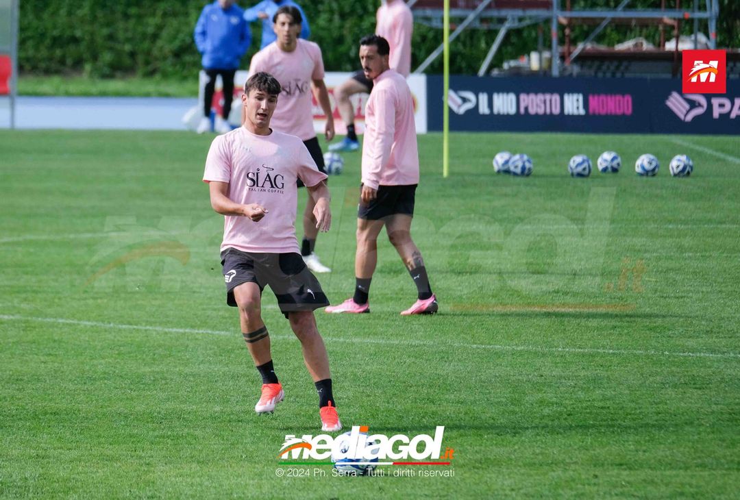 FOTO Ritiro Palermo, seduta mattutina ad Aquagranda (GALLERY) - immagine 8