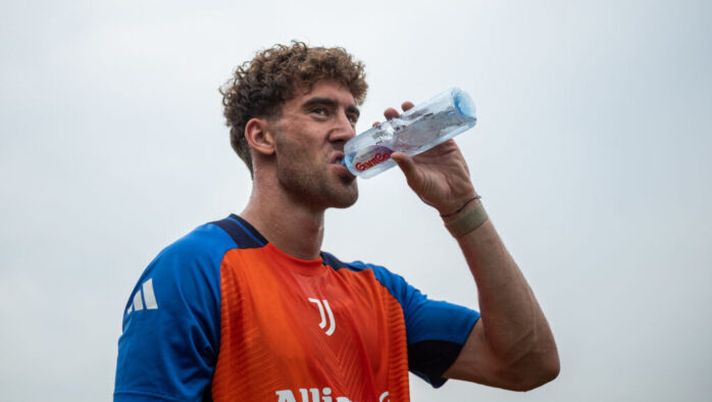 TURIN, ITALY - JULY 19: Juventus player Dusan Vlahovic during a training session at JTC on July 19, 2024 in Turin, Italy. (Photo by Daniele Badolato - Juventus FC/Juventus FC via Getty Images) NEWS – Le ultime su Vlahovic e Gila! Romagnoli, Frattesi, Pulisic, Soulé, Ruggeri, Lobotka e il nuovo Toro - immagine 1