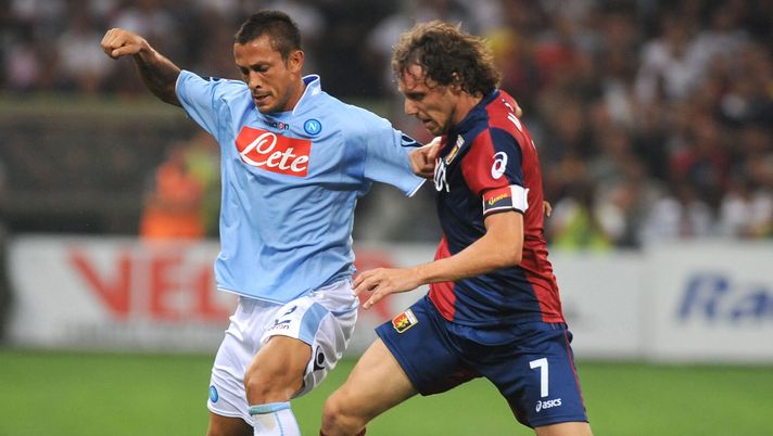 GENOA, ITALY - SEPTEMBER 13: Marco Rossi of Genoa CFC and Inacio Pia of SSC Napoli battle for the ball during the Serie A match between Genoa CFC and SSC Napoli at Stadio Luigi Ferraris on September 13, 2009 in Genoa, Italy. (Photo by Massimo Cebrelli/Getty Images) Inacio Pià
