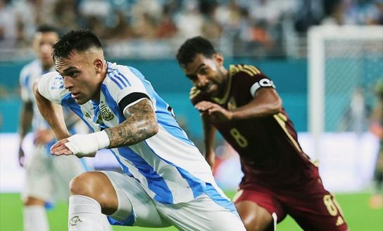 Lautaro, 5 palle gol con il Venezuela. Tifosi argentini: “Si sognerà il portiere, sembrava Neuer”- immagine 2