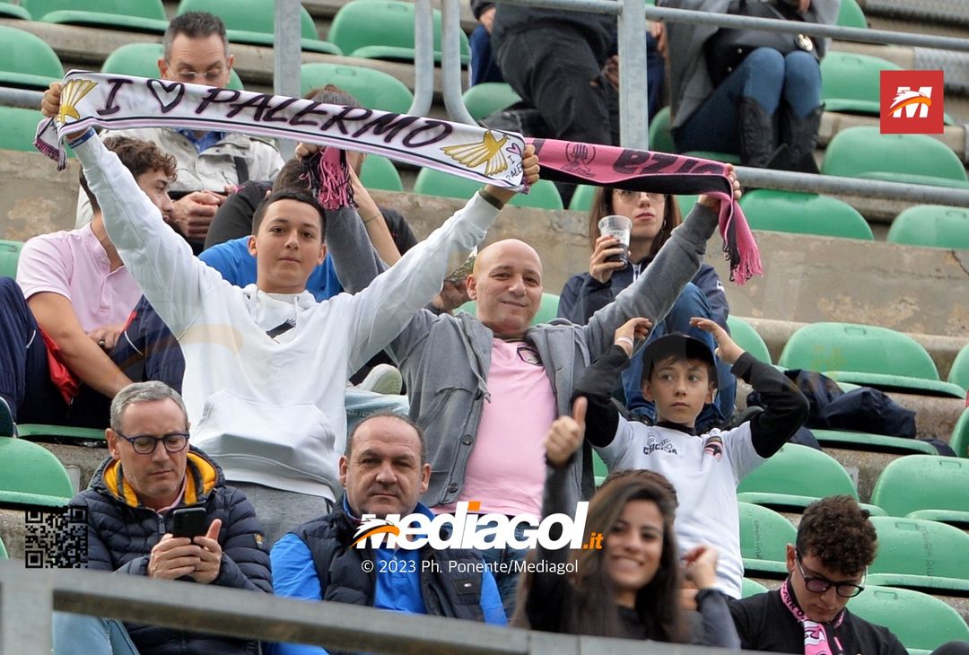 FOTOTIFO Palermo-Cittadella 0-1, gli scatti ai tifosi al “Renzo Barbera” (GALLERY) - immagine 20