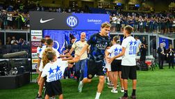 Barella in ospedale per l’intervento al naso e culla il figlio Romeo