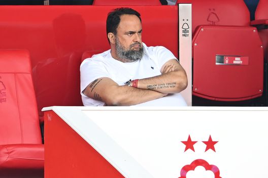 Marinakis nel suo palco presidenziale al City Ground di Nottingham. (Foto di Michael Regan/Getty Images) Nottingham Forest-Chelsea, due proprietà agli antipodi a confronto- immagine 6