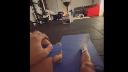 VIDEO / Sanchez si allena in palestra con vista sulla Coppa Scudetto. E spunta Dragon Ball