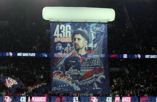 PSG, Marquinhos storico: premiato al Parco dei Principi per sue 436 presenze- immagine 2