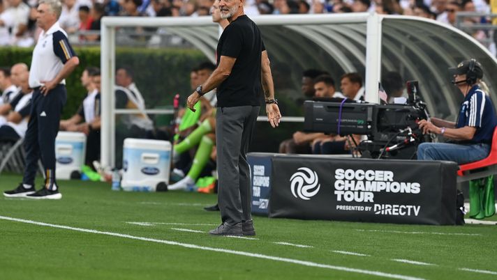 Stefano Pioli (allenatore AC Milan) qui durante l'amichevole Real Madrid-Milan 3-2 (precampionato 2023-2024) | News (Getty Images) Stefano Pioli AC Milan amichevole Real Madrid-Milan 3-2 precampionato 2023-2024