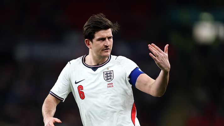 LONDON, ENGLAND - MARCH 31: Harry Maguire of England gestures during the international friendly match between England and Japan at Wembley Stadium on March 31, 2026 in London, England. (Photo by Justin Setterfield/Getty Images) Lo seguiva la Fiorentina: adesso Maguire rinnova con il Manchester United - immagine 1