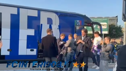 VIDEO FCIN1908 / Inter in partenza verso Empoli: Inzaghi e la squadra in stazione