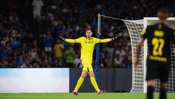 NAPOLI, ITALY - AUGUST 10: SSC Napoli player Alex Meret in action during the Coppa Italia Frecciarossa match between SSC Napoli and Modena FC at Diego Armando Maradona Stadium on August 10, 2024 in Napoli, Italy. (Photo by SSC Napoli/Getty Images) Meret, lo stop arriva nel suo momento migliore: ora tocca a Caprile - immagine 1