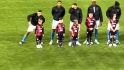 Lo splendido gesto di Kvara, Anguissa e Osimhen per dei bambini infreddoliti