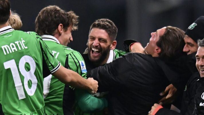 SASSUOLO, ITALY - NOVEMBER 03: Domenico Berardi of US Sassuolo celebrates after scoring the 1-1 goal during the Serie A match between US Sassuolo Calcio and Genoa CFC at Mapei Stadium Citta del Tricolore on November 03, 2025 in Sassuolo, Italy. (Photo by Alessandro Sabattini/Getty Images) Ventola: “Faccio il fantacalcio con Berardi: ecco in che posizione è e chi ha in attacco” - immagine 1