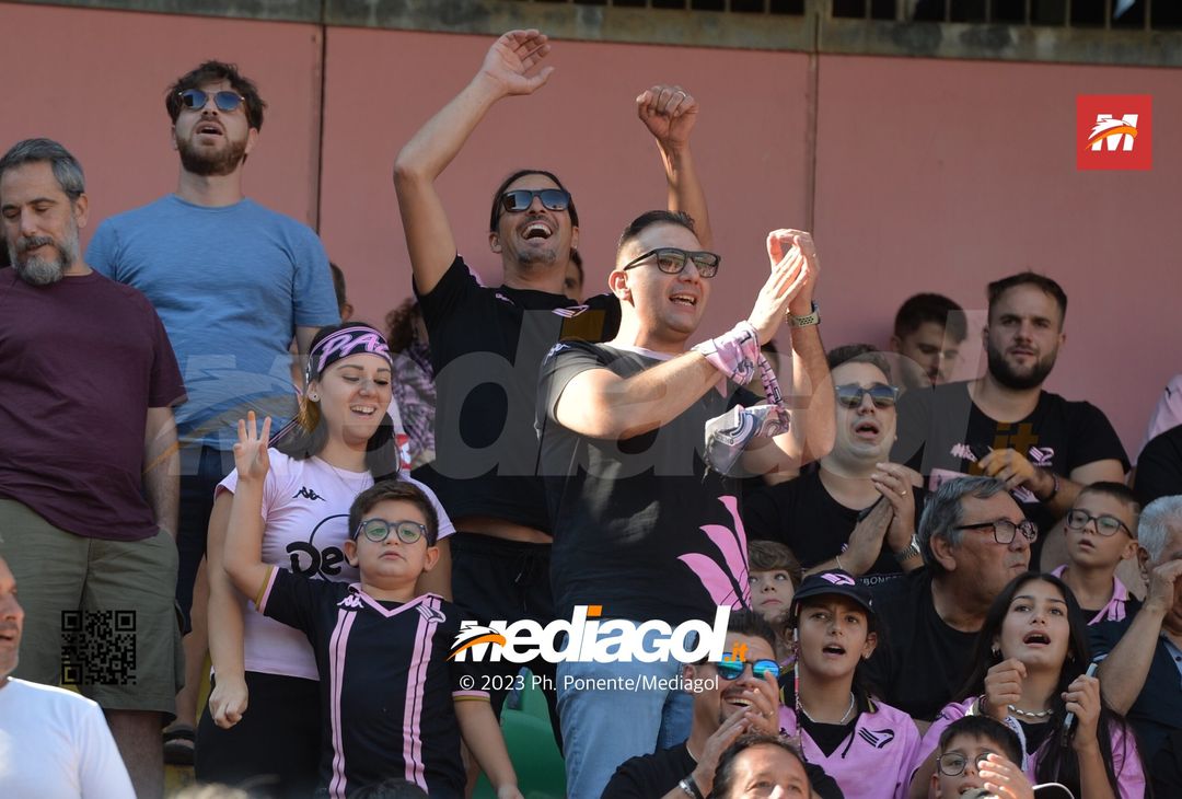 FOTOTIFO Palermo-Sudtirol 2-1, gli scatti ai tifosi al “Renzo Barbera” (GALLERY) - immagine 67