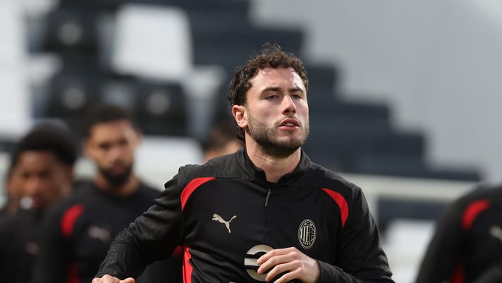 RIYADH, SAUDI ARABIA - JANUARY 05: Davide Calabria of AC Milan in action during a AC Milan training session at Al Shabab Stadium on January 05, 2025 in Riyadh, Saudi Arabia. (Photo by Claudio Villa/AC Milan via Getty Images) Calabria sul suo addio: “La situazione al Milan era abbastanza delicata. Non volevo…” - immagine 1