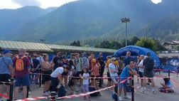 Dimaro day 6, l’entusiasmo per Conte non s’affievolisce: lunga fila fuori al campo di Carciato