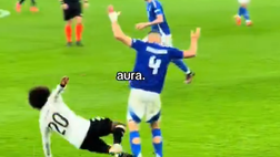 VIDEO Da possibili compagni a nemici in campo: Buongiorno-Adeyemi, che scontro!