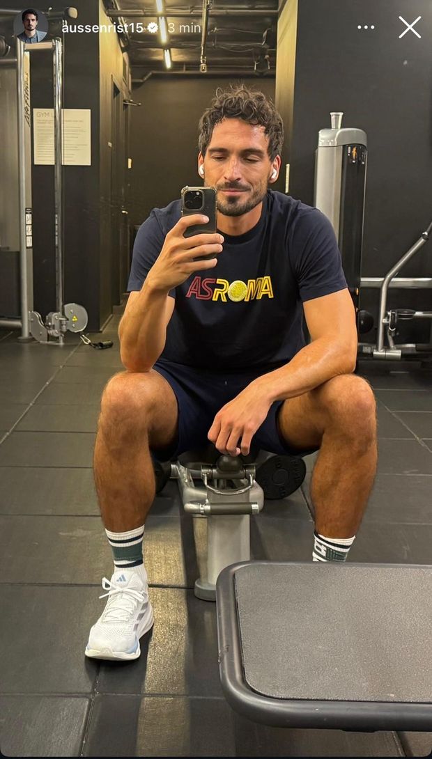 Hummels, nostalgia romanista: allenamento con la maglia della Roma – FOTO- immagine 2