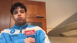 Lotta Scudetto, questo tifoso milanista si schiera: maglia del Napoli fino alla fine!