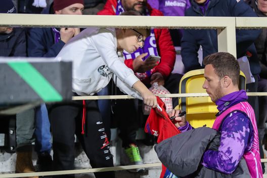 Più tempo dal fisioterapista che in campo: guai a rischiare con Arthur- immagine 2