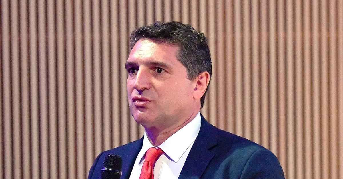 Curva Sud contro l’A.D. di Serie A: “De Siervo punta a giocare tra canguri e sceicchi…”