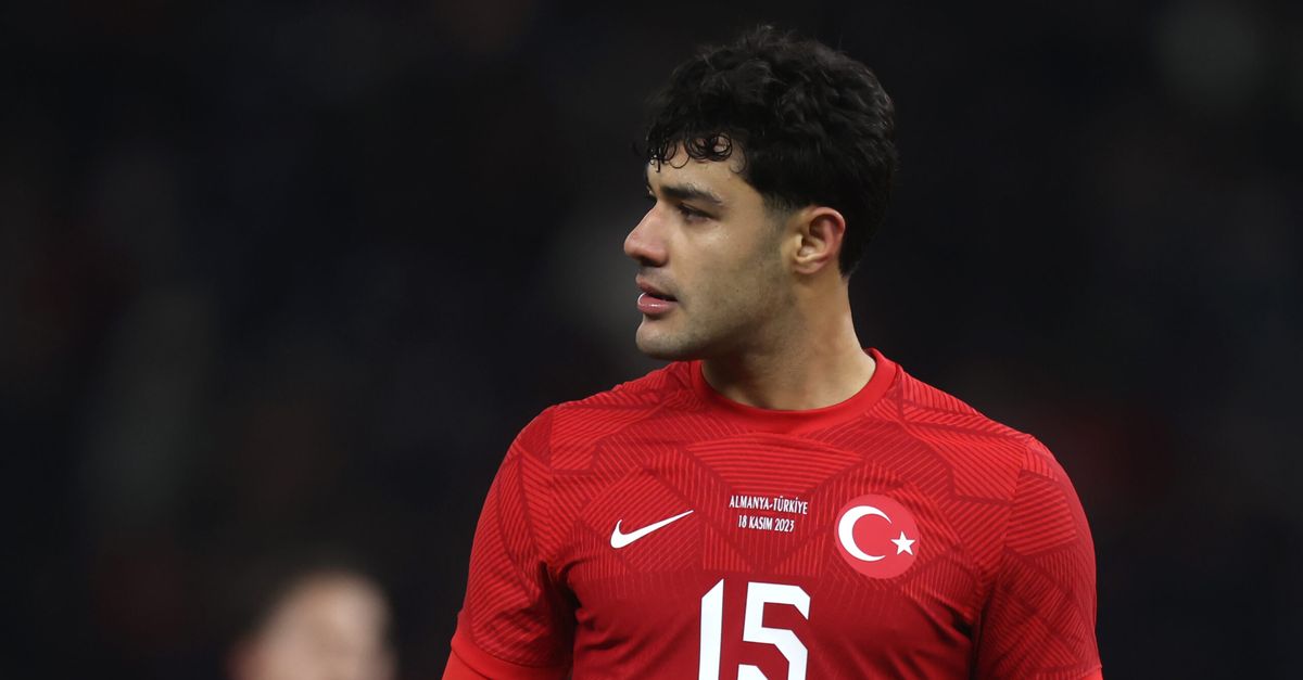 Calciomercato, il Milan punta gli occhi in Bundesliga. Chi è Kabak? Calciomercato, il Milan punta gli occhi in Bundesliga. Chi è Kabak?