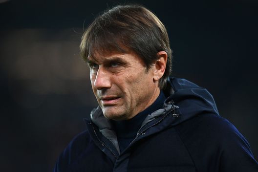 UDINE, ITALY - DECEMBER 14: Antonio Conte head coach of Napoli during the Serie A match between Udinese and Napoli at Stadio Friuli on December 14, 2024 in Udine, Italy. (Photo by Alessandro Sabattini/Getty Images) conte