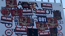 Il marchio Napoli al San Siro: adesivo speciale all’esterno dell’impianto di Milano
