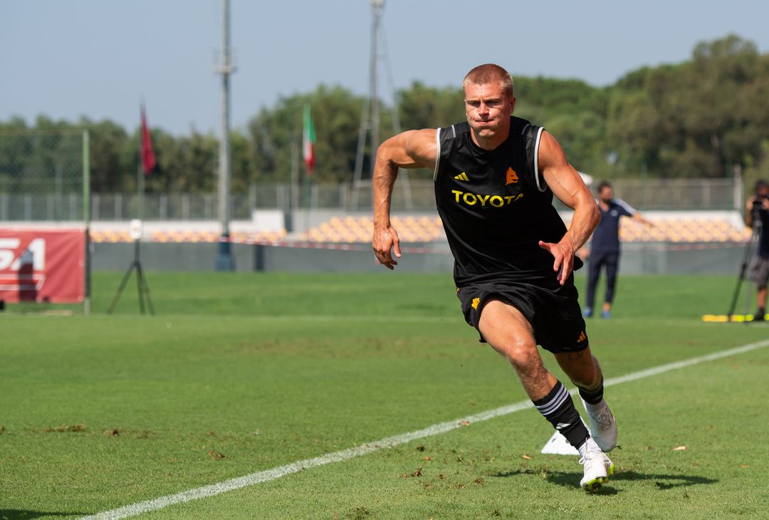 La Roma torna ad allenarsi in vista della sfida contro il Verona – FOTO GALLERY - immagine 7