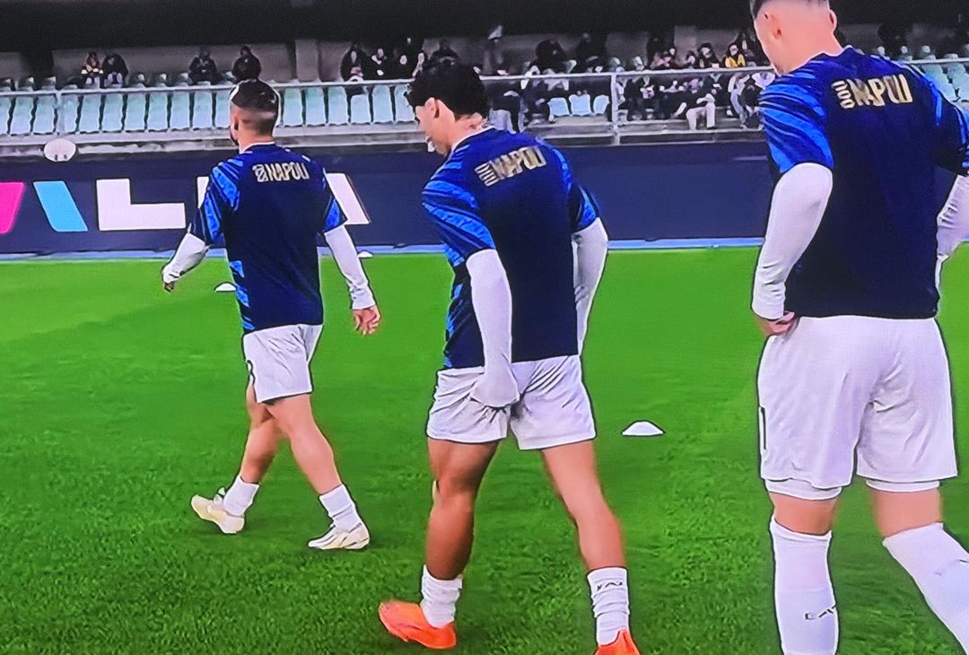 Napoli in campo per il riscaldamento: preoccupa un gesto di Vergara! – LE FOTO - immagine 11