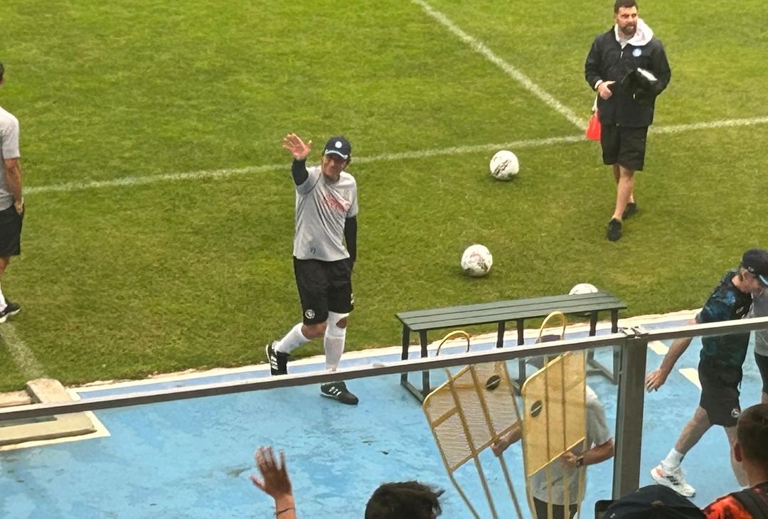 GALLERY Conte lascia il campo tra gli applausi dei tifosi presenti a Castel di Sangro - immagine 5