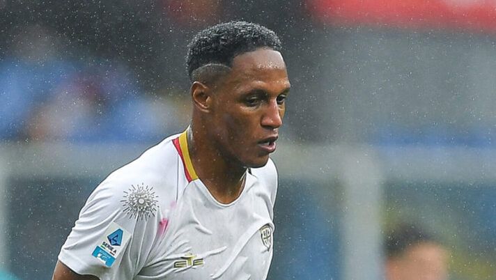GENOA, ITALY - NOVEMBER 24: Yerri Mina of Cagliari is seen in action during the Serie A match between Genoa and Cagliari at Stadio Luigi Ferraris on November 24, 2024 in Genoa, Italy. (Photo by Getty Images/Getty Images) Cagliari, dal dubbio Mina a Borrelli, Luvumbo e Palestra: tutto sulla probabile formazione - immagine 1