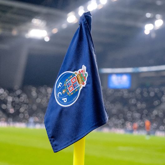 Cinque gol in Champions: il Porto vende le bandierine e le reti della partita!- immagine 5