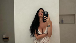 Jovana, è l’ora del selfie. Lady Djordjevic incanta sui social: curve bollenti