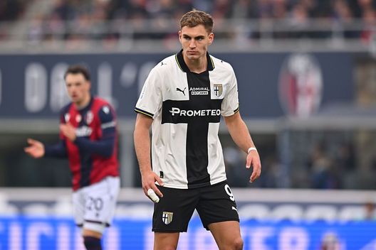 Bologna, Italia - 8 febbraio 2026: Mateo Pellegrino del Parma durante la partita contro il Bologna. (Foto di Alessandro Sabattini/Getty Images) Parma-Verona, dove vedere la partita in diretta televisiva e streaming LIVE- immagine 5