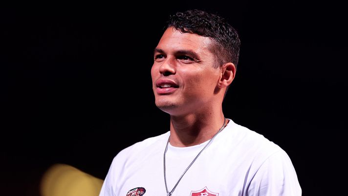 RIO DE JANEIRO, BRAZIL - JUNE 07: Brazilian defender Thiago Silva looks on during his presentation as new player of Fluminense at Maracana Stadium on June 07, 2024 in Rio de Janeiro, Brazil. (Photo by Buda Mendes/Getty Images) Inter-Fluminense, per Thiago Silva la sfida sa di Derby della Madonnina - immagine 1