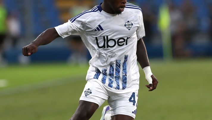 FANTACALCIO COMO. Fabregas ritrova Dossena e Sergi Roberto. Out Addai: i convocati per la sfida al Lecce FANTACALCIO COMO. Fabregas ritrova Dossena e Sergi Roberto. Out Addai: i convocati per la sfida al Lecce - immagine 1