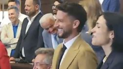 Cittadinanza Mertens, durante la cerimonia parte il coro per Dries!