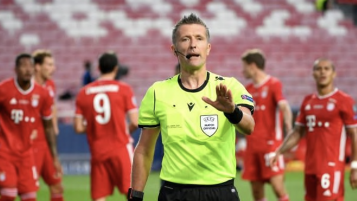 Daniele Orsato in Champions (foto GettyImages) L’arbitro Orsato ha deciso: “Tempo di passare il testimone ai più giovani” - immagine 1