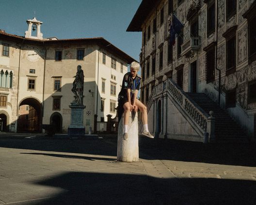 pisa-prima-maglia-home-2025-2026-oro-storia-tradizione