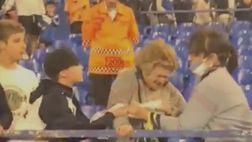 VIDEO – Incredibile in Argentina. Donna litiga per una maglia con un bambino