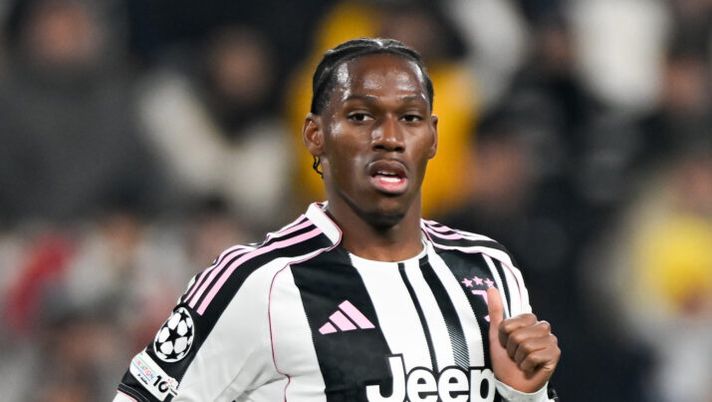 TURIN, ITALY - DECEMBER 10: Jonathan David of Juventus looks on during the UEFA Champions League 2025/26 League Phase MD6 match between Juventus and Pafos FC at Juventus Stadium on December 10, 2025 in Turin, Italy. (Photo by Daniele Badolato - Juventus FC/Getty Images) Bologna-Juve, formazioni ufficiali: da David e Castro a Holm, Lucumi, Bremer e Odgaard, tutte le scelte - immagine 1