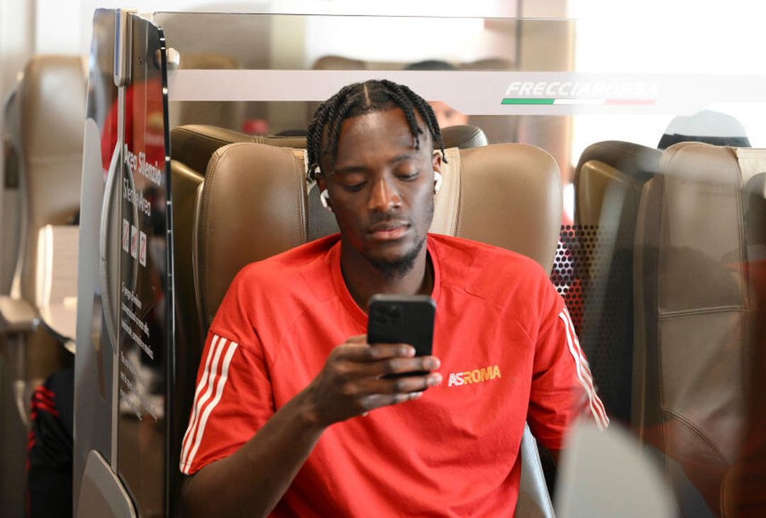 Roma, la partenza in treno verso Napoli – FOTO GALLERY - immagine 12