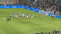 Avellino-Lazio, biancocelesti sotto il settore dei propri tifosi a fine gara – VIDEO