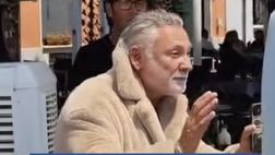 Paolantoni show, per lo scudetto in pelliccia sul Lungomare! IL VIDEO