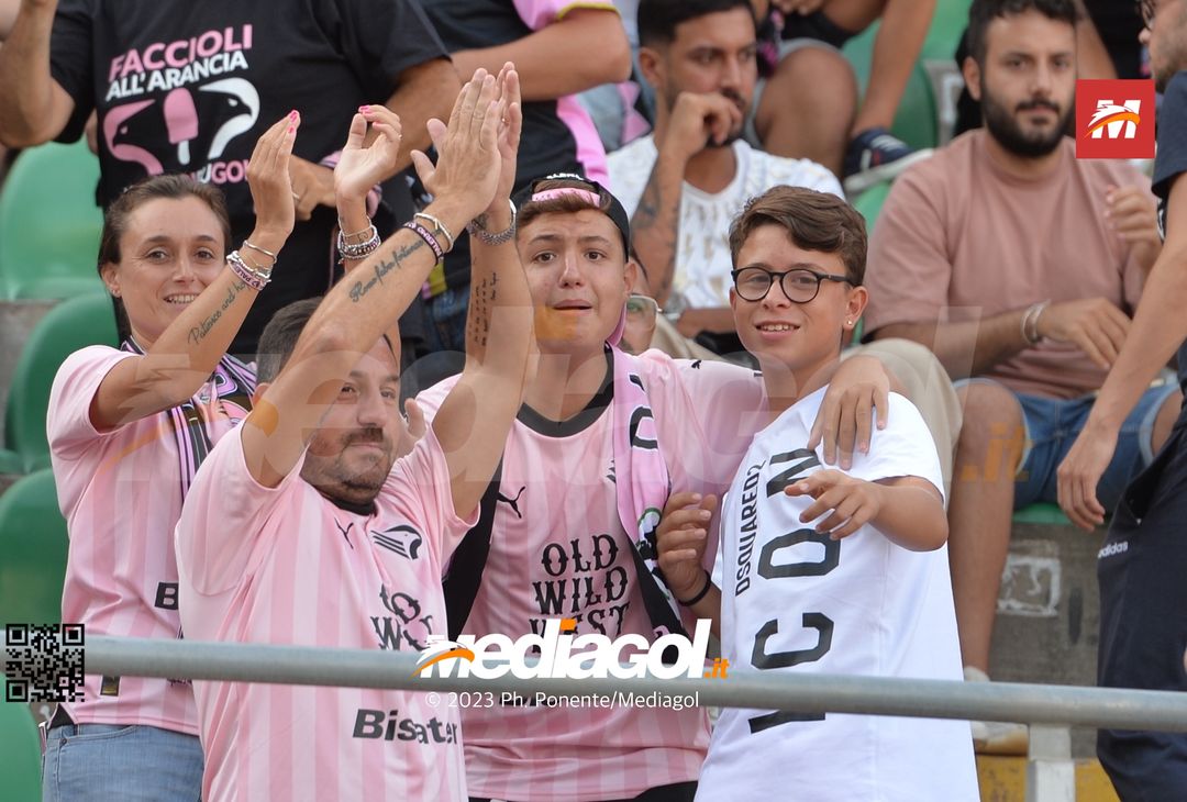 FOTOTIFO Palermo-Feralpisalò 3-0, gli scatti ai tifosi al “Renzo Barbera” (GALLERY) - immagine 67